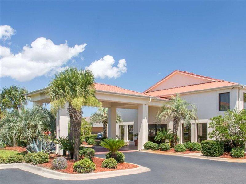 Days Inn & Suites By Wyndham Navarre - Near Beaches Hurlburt Bagian luar foto