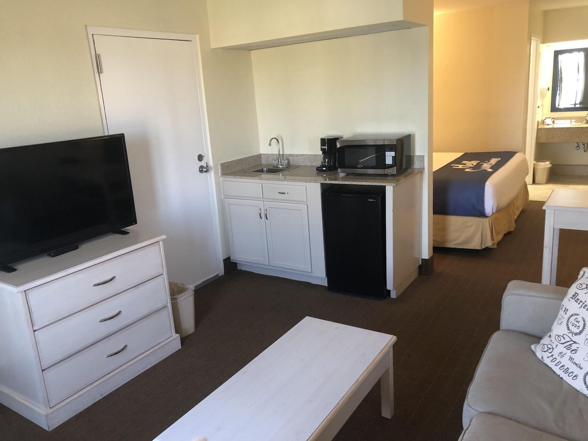 Days Inn & Suites By Wyndham Navarre - Near Beaches Hurlburt Bagian luar foto