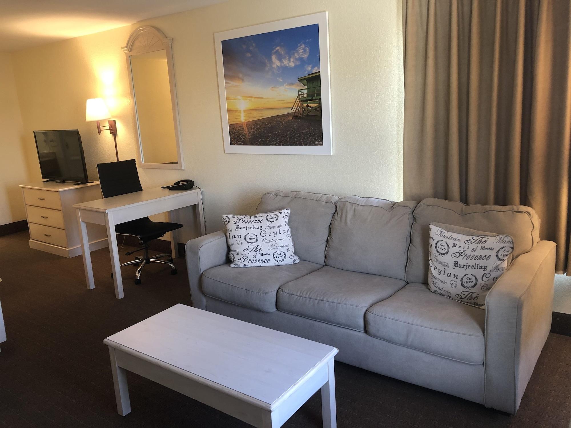 Days Inn & Suites By Wyndham Navarre - Near Beaches Hurlburt Bagian luar foto