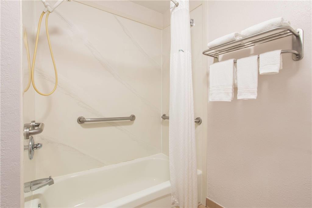 Days Inn & Suites By Wyndham Navarre - Near Beaches Hurlburt Ruang foto
